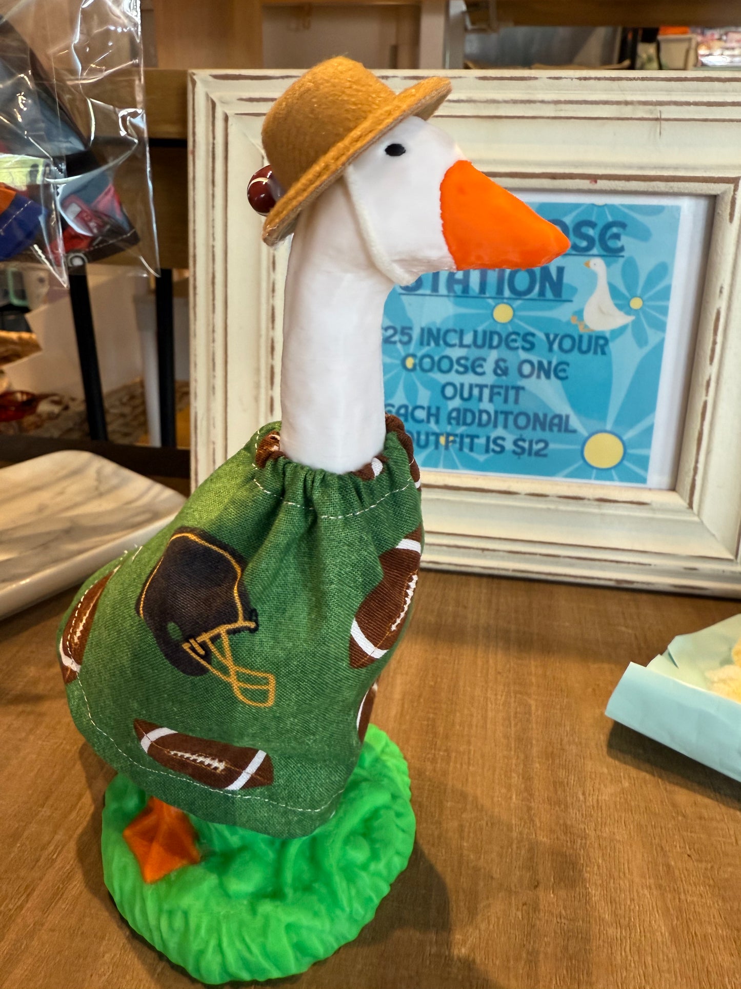 Desk Goose 7" - OUTFIT ONLY